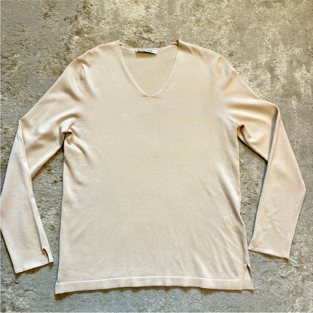 CYC Neutral Minimalist Cream Fine Knit Long Sleeve V Neck Sweater Size Medium - Picture 3 of 13